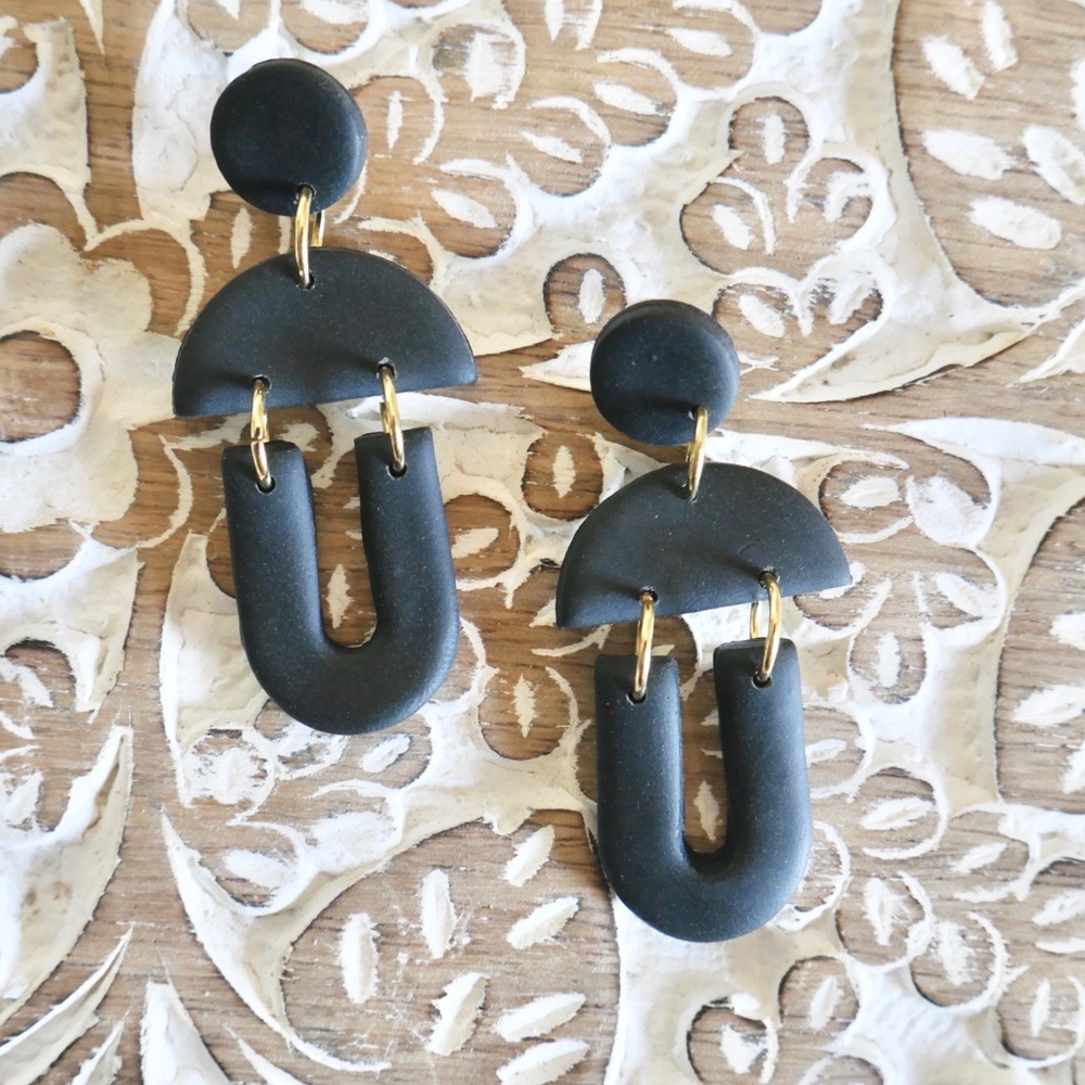 🎄Boho Black Arch Clay Earrings